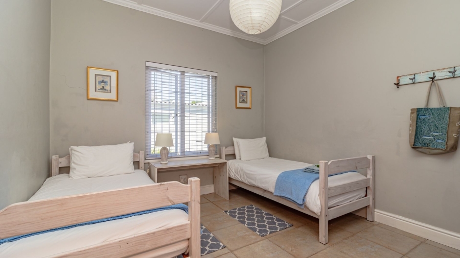 To Let 5 Bedroom Property for Rent in Onrus Western Cape